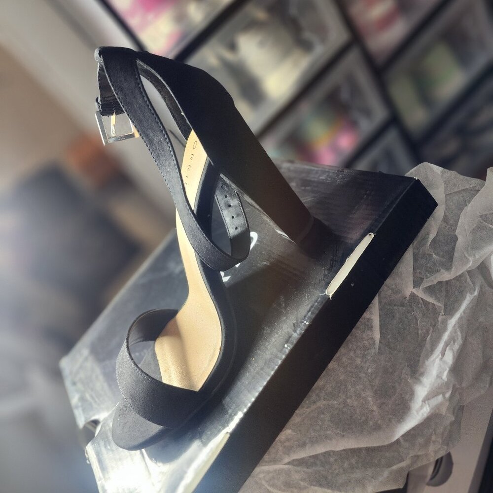 Black heel